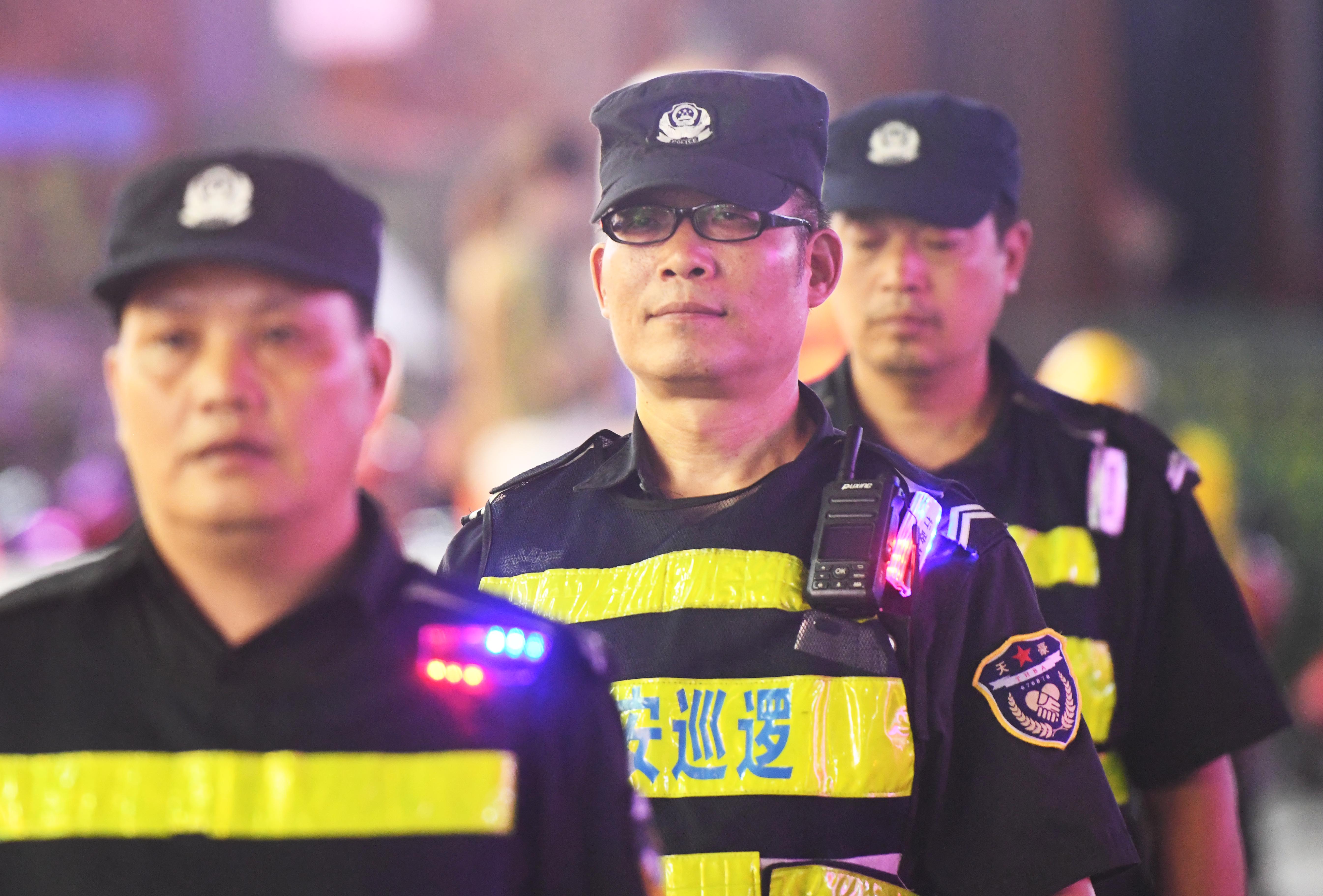 湖南株洲，总有一群“黄马甲”时刻守护在大街小巷……